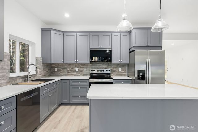 6925 Schweitzer Place SW, Port Orchard, WA 98367