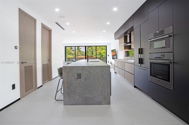 420 SW 15th Rd 420, Miami, FL 33129