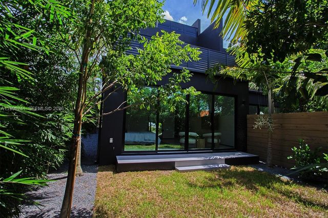 420 SW 15th Rd 420, Miami, FL 33129