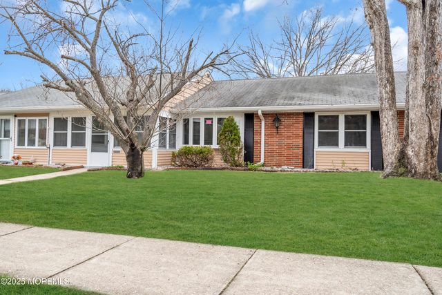 402 Picardy Court B, Lakewood, NJ 08701