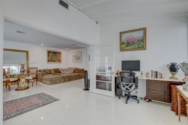 2601 NE 11th Court, Fort Lauderdale, FL 33304