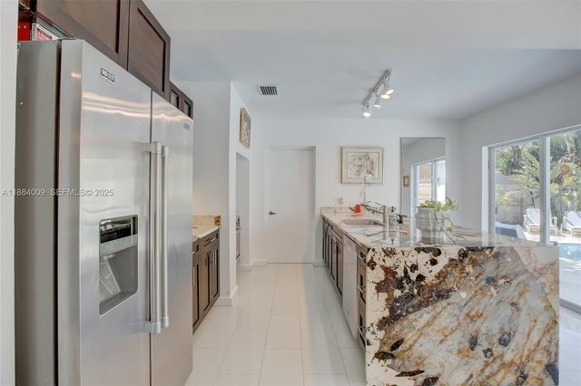 2601 NE 11th Court, Fort Lauderdale, FL 33304