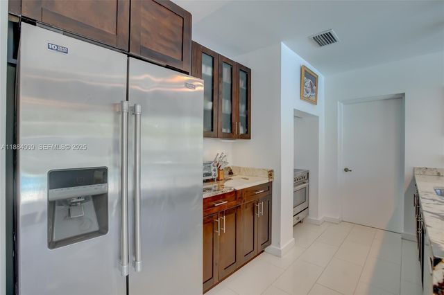 2601 NE 11th Court, Fort Lauderdale, FL 33304