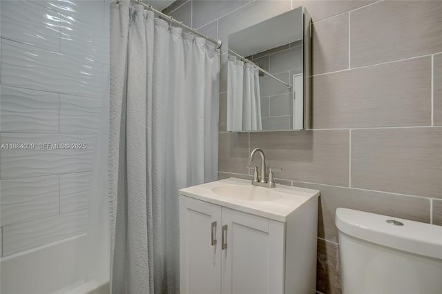 2601 NE 11th Court, Fort Lauderdale, FL 33304