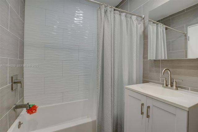 2601 NE 11th Court, Fort Lauderdale, FL 33304