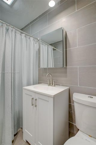 2601 NE 11th Court, Fort Lauderdale, FL 33304