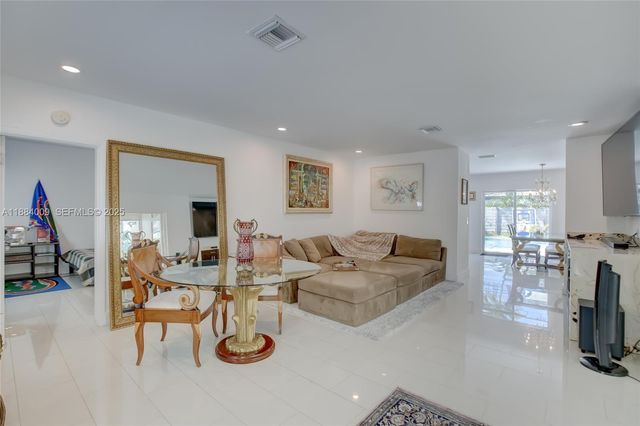 2601 NE 11th Court, Fort Lauderdale, FL 33304