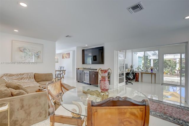2601 NE 11th Court, Fort Lauderdale, FL 33304
