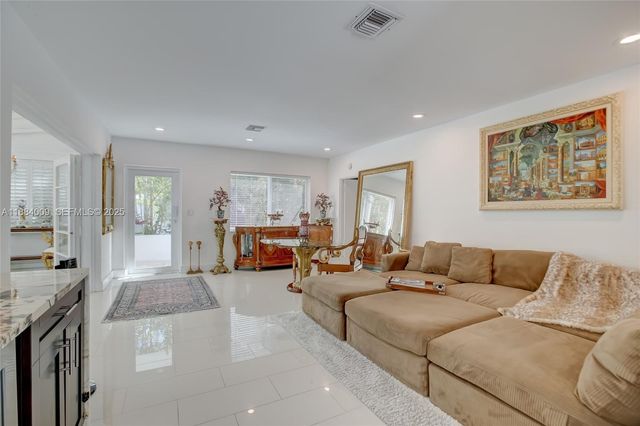 2601 NE 11th Court, Fort Lauderdale, FL 33304