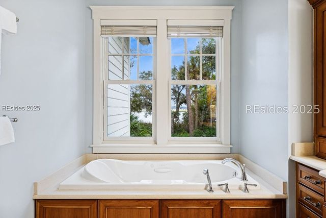 12 Walker House Dr, Okatie, SC 29909