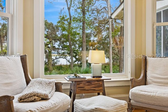 12 Walker House Dr, Okatie, SC 29909