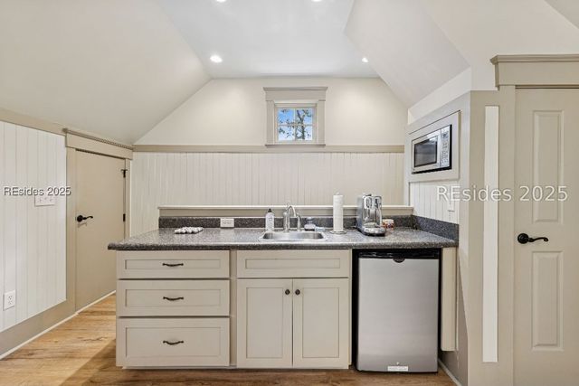 12 Walker House Dr, Okatie, SC 29909