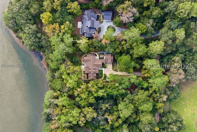 12 Walker House Dr, Okatie, SC 29909