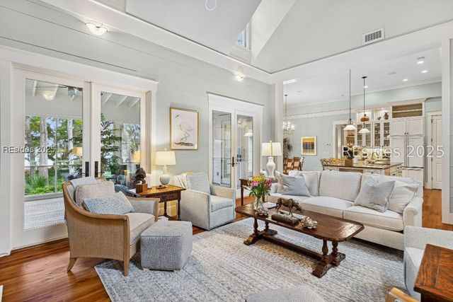 12 Walker House Dr, Okatie, SC 29909