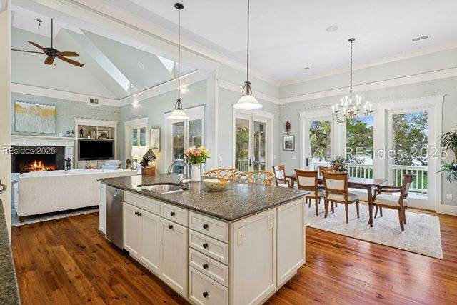 12 Walker House Dr, Okatie, SC 29909