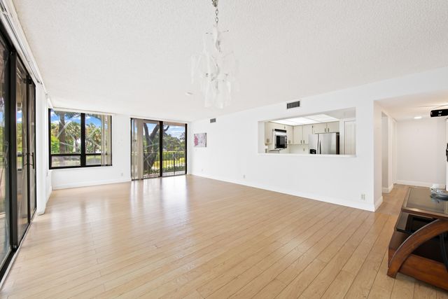799 Jeffery Street 201, Boca Raton, FL 33487