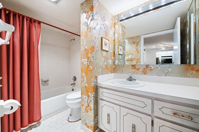 799 Jeffery Street 201, Boca Raton, FL 33487