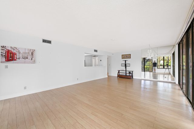 799 Jeffery Street 201, Boca Raton, FL 33487