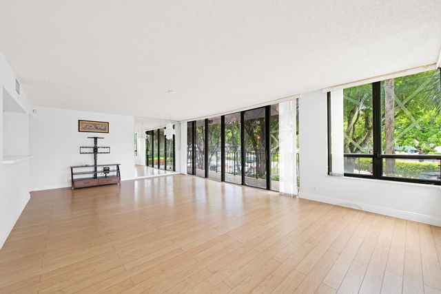 799 Jeffery Street 201, Boca Raton, FL 33487