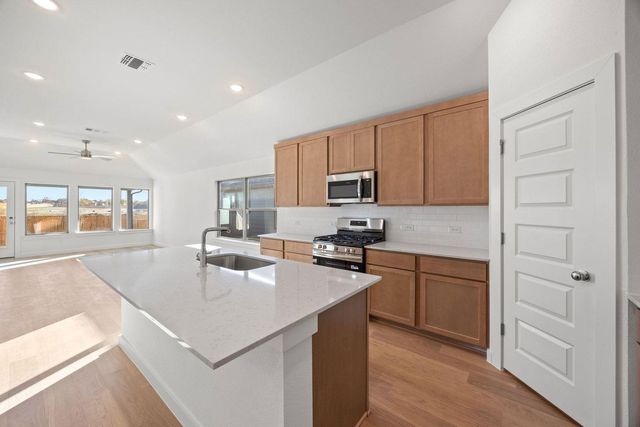 116 Melrose ST, Hutto, TX 78634