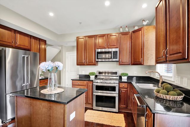 529 E New York Street, Indianapolis, IN 46202