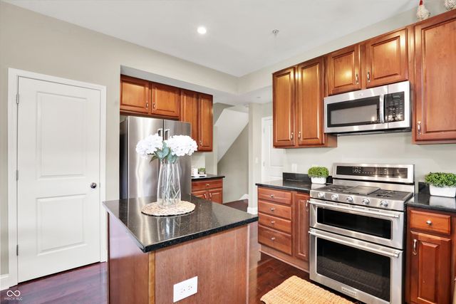 529 E New York Street, Indianapolis, IN 46202