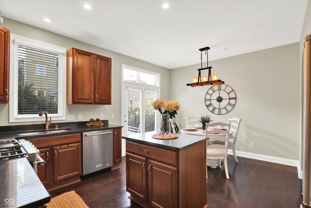 529 E New York Street, Indianapolis, IN 46202