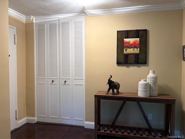 40 Stoner Avenue 1D, Great Neck Plaza, NY 11021