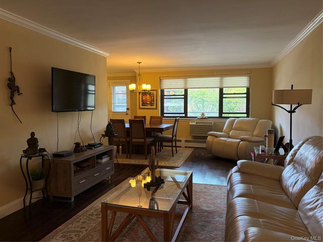 40 Stoner Avenue 1D, Great Neck Plaza, NY 11021