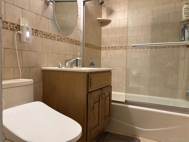 40 Stoner Avenue 1D, Great Neck Plaza, NY 11021