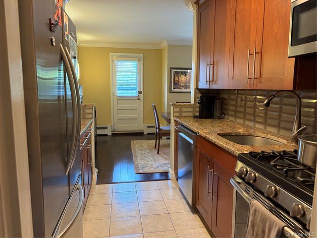 40 Stoner Avenue 1D, Great Neck Plaza, NY 11021