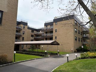 40 Stoner Avenue 1D, Great Neck Plaza, NY 11021