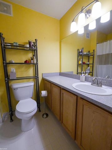 25699 Maritime Cir Circle, Harrison Twp, MI 48045