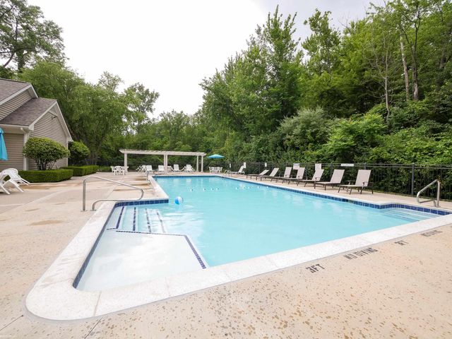25699 Maritime Cir Circle, Harrison Twp, MI 48045