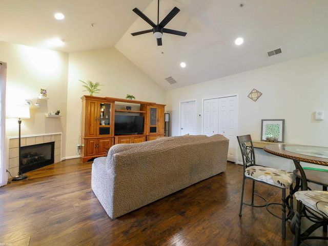 25699 Maritime Cir Circle, Harrison Twp, MI 48045