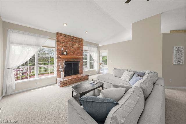 730 Woodlake Drive, Aurora, OH 44202
