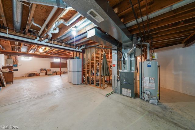 730 Woodlake Drive, Aurora, OH 44202