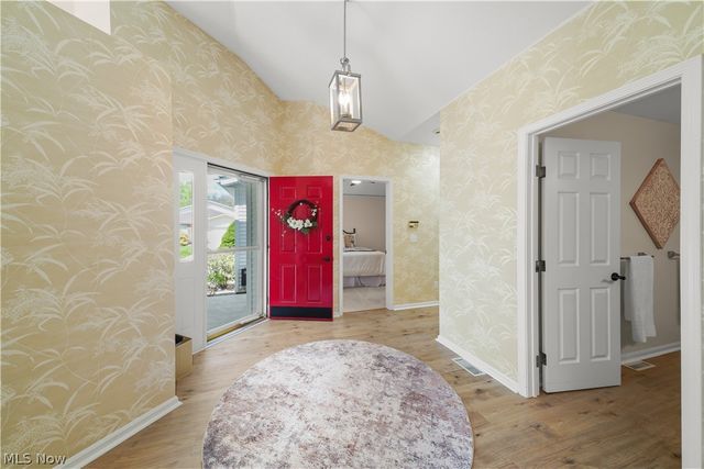 730 Woodlake Drive, Aurora, OH 44202