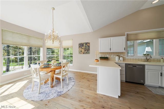 730 Woodlake Drive, Aurora, OH 44202