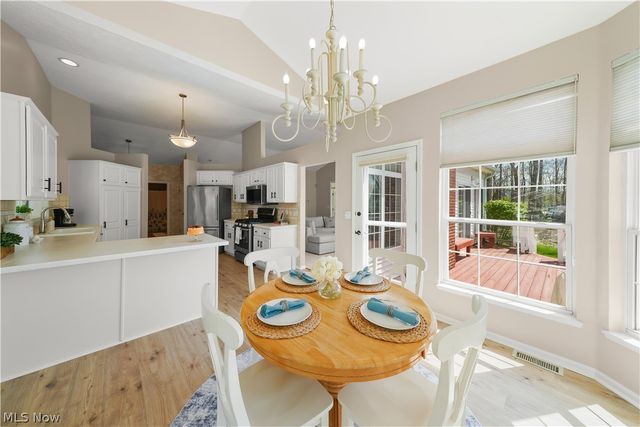 730 Woodlake Drive, Aurora, OH 44202
