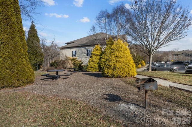 176 Brickton Village Circle 206, Fletcher, NC 28732