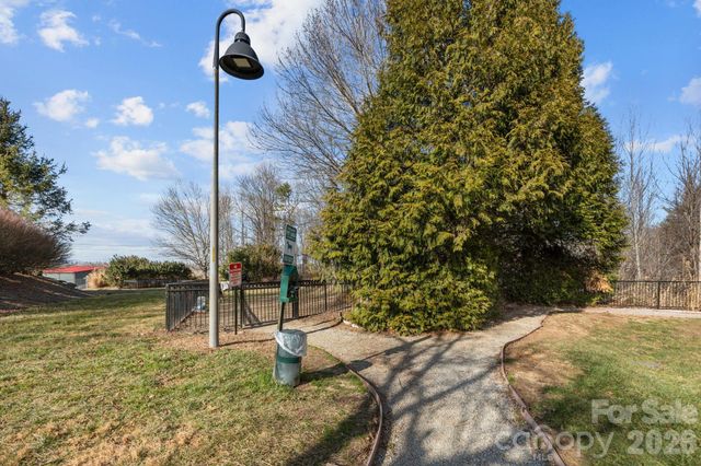 176 Brickton Village Circle 206, Fletcher, NC 28732
