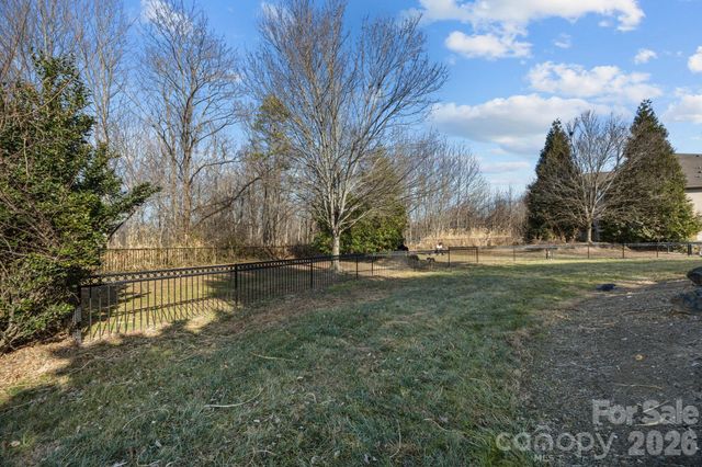 176 Brickton Village Circle 206, Fletcher, NC 28732
