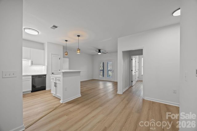 176 Brickton Village Circle 206, Fletcher, NC 28732