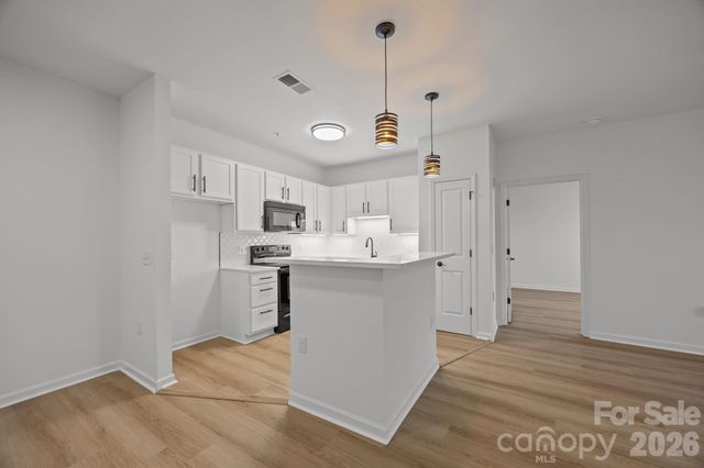 176 Brickton Village Circle 206, Fletcher, NC 28732