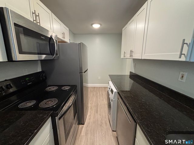 213 Golden Hill Street 5F, Bridgeport, CT 06604