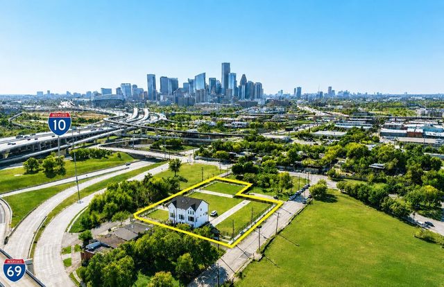 2747 Providence Street, Houston, TX 77020