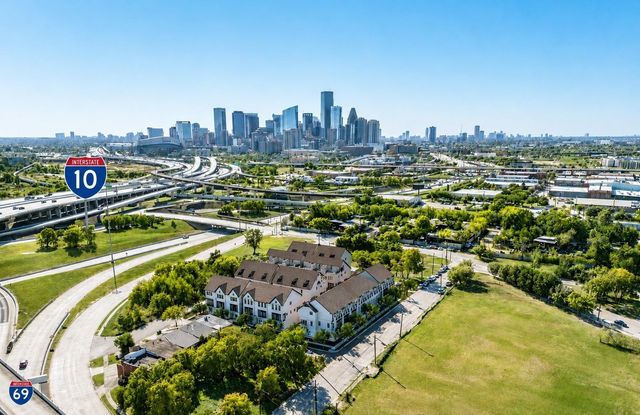 2747 Providence Street, Houston, TX 77020