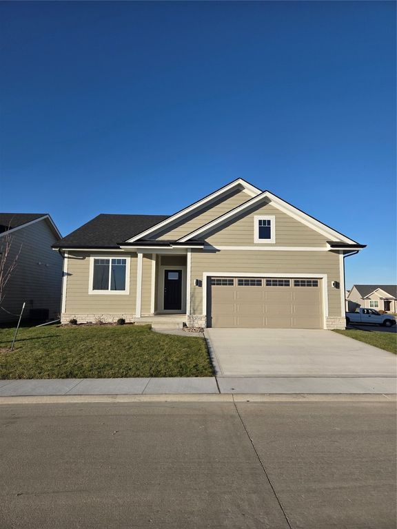 3306 NE Fawn Lane, Ankeny, IA 50021