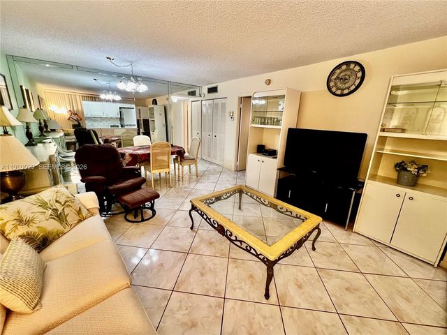 3821 Environ Blvd 406, Lauderhill, FL 33319